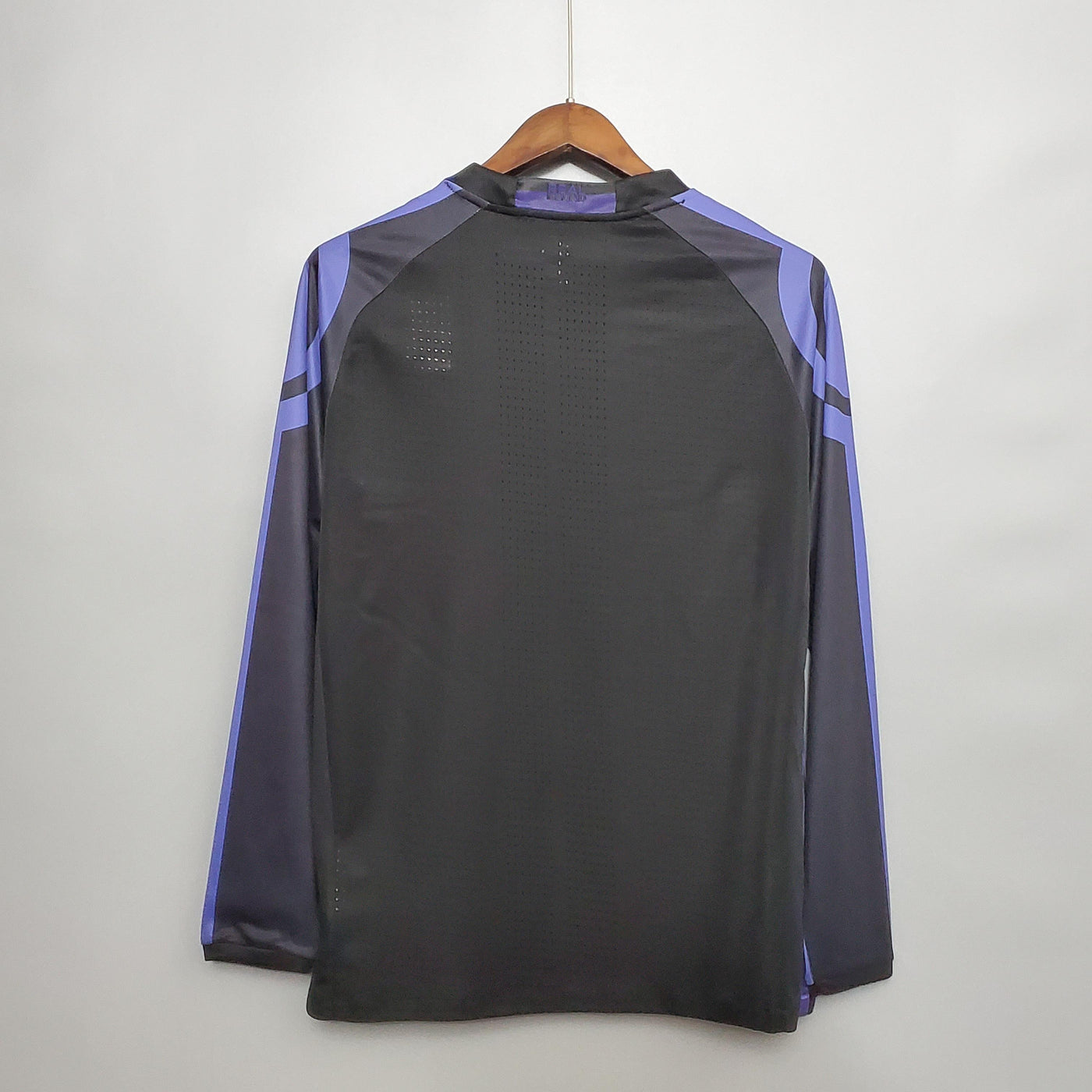 Real Madrid Retro Away Jersey 2015/2016 - Long Sleeve