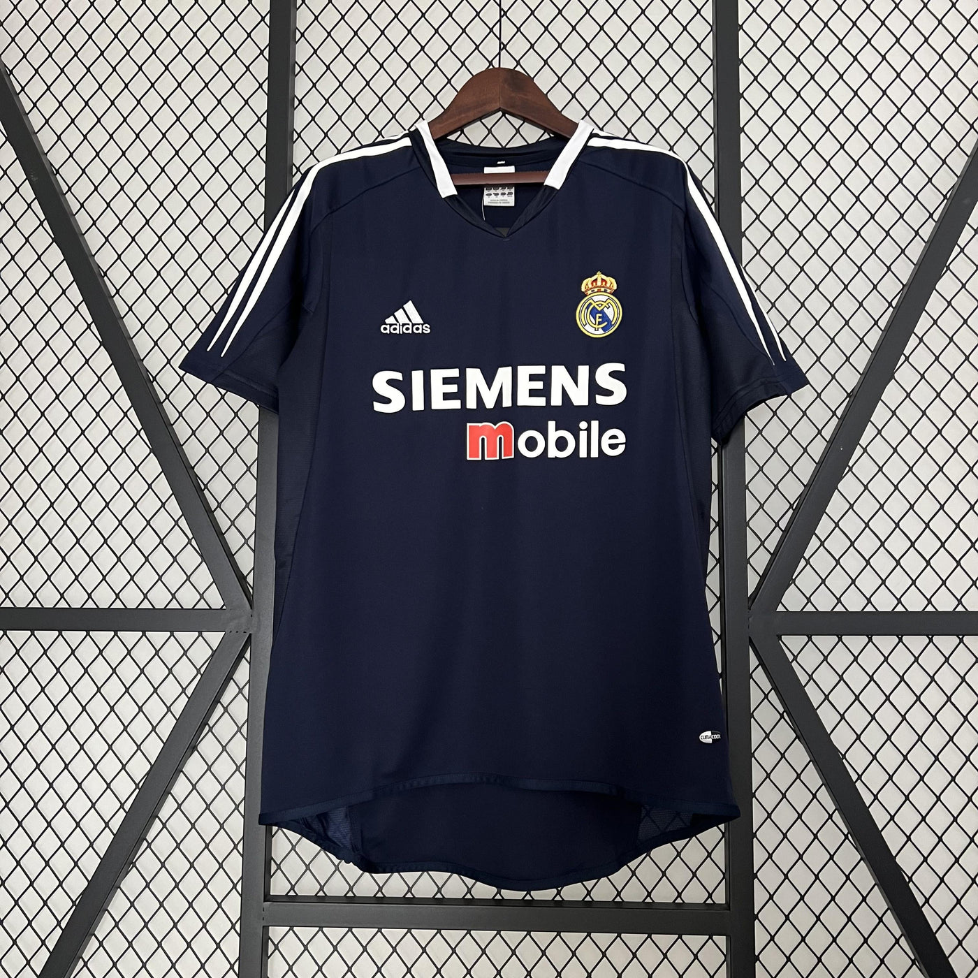 Real Madrid Retro Away Jersey 2004/2005