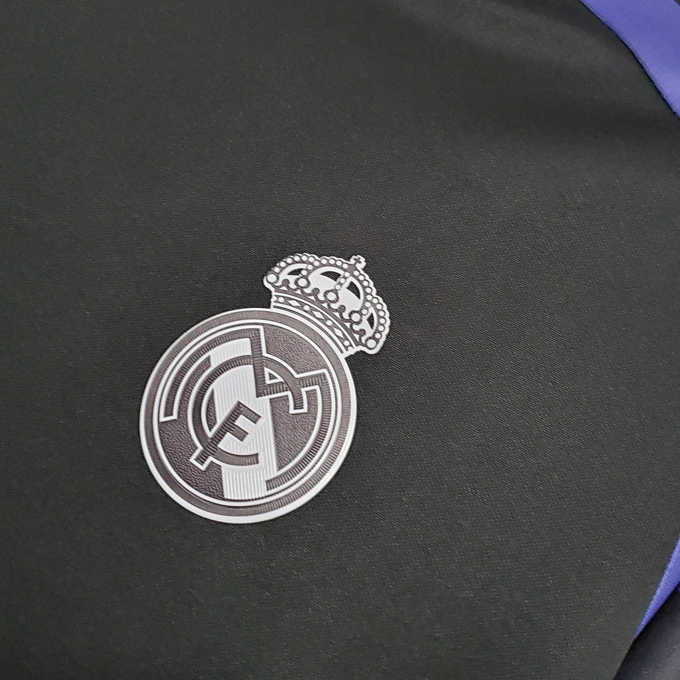 Real Madrid Retro Away Jersey 2015/2016 - Long Sleeve