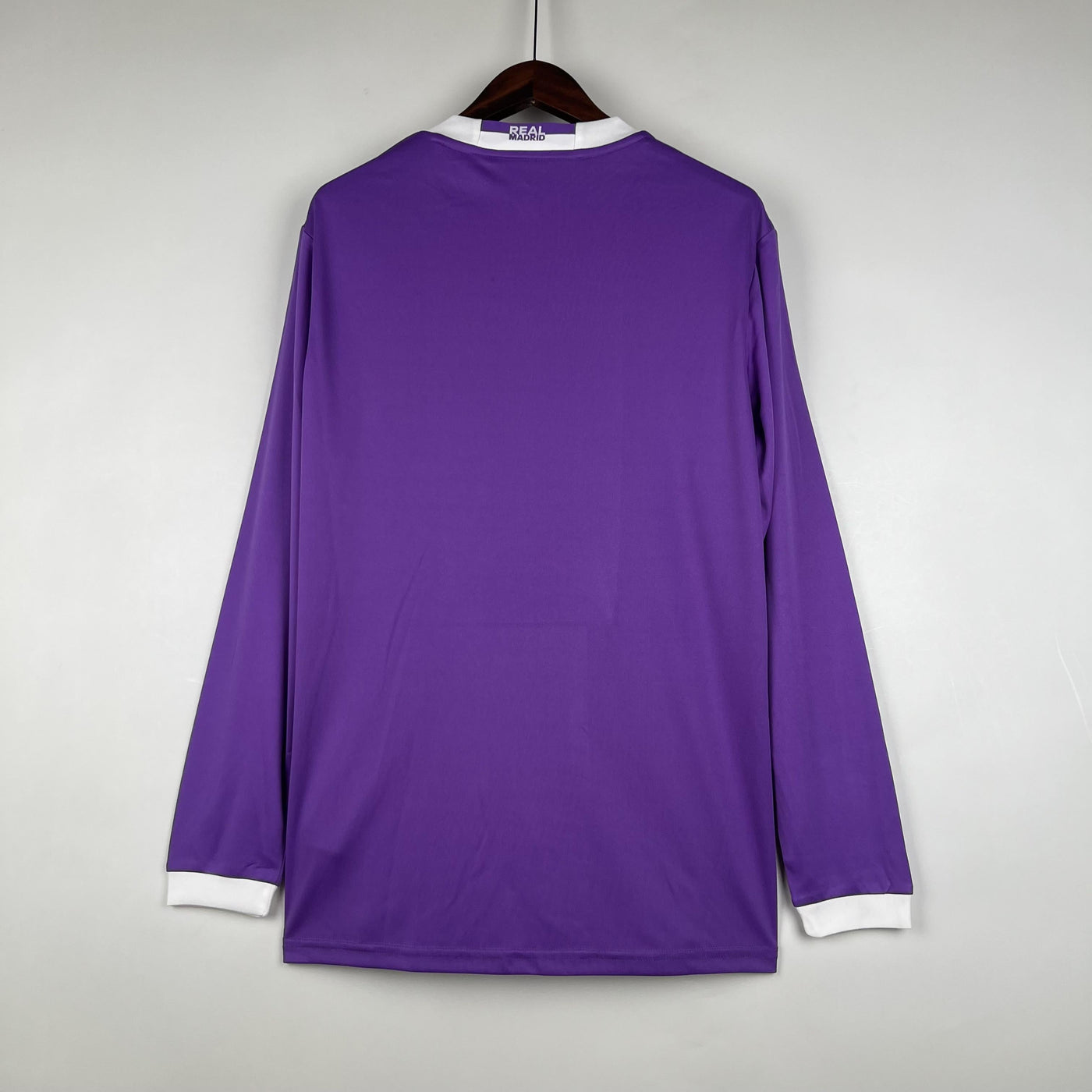 Real Madrid Retro Away Jersey 2016/2017 - Long Sleeve